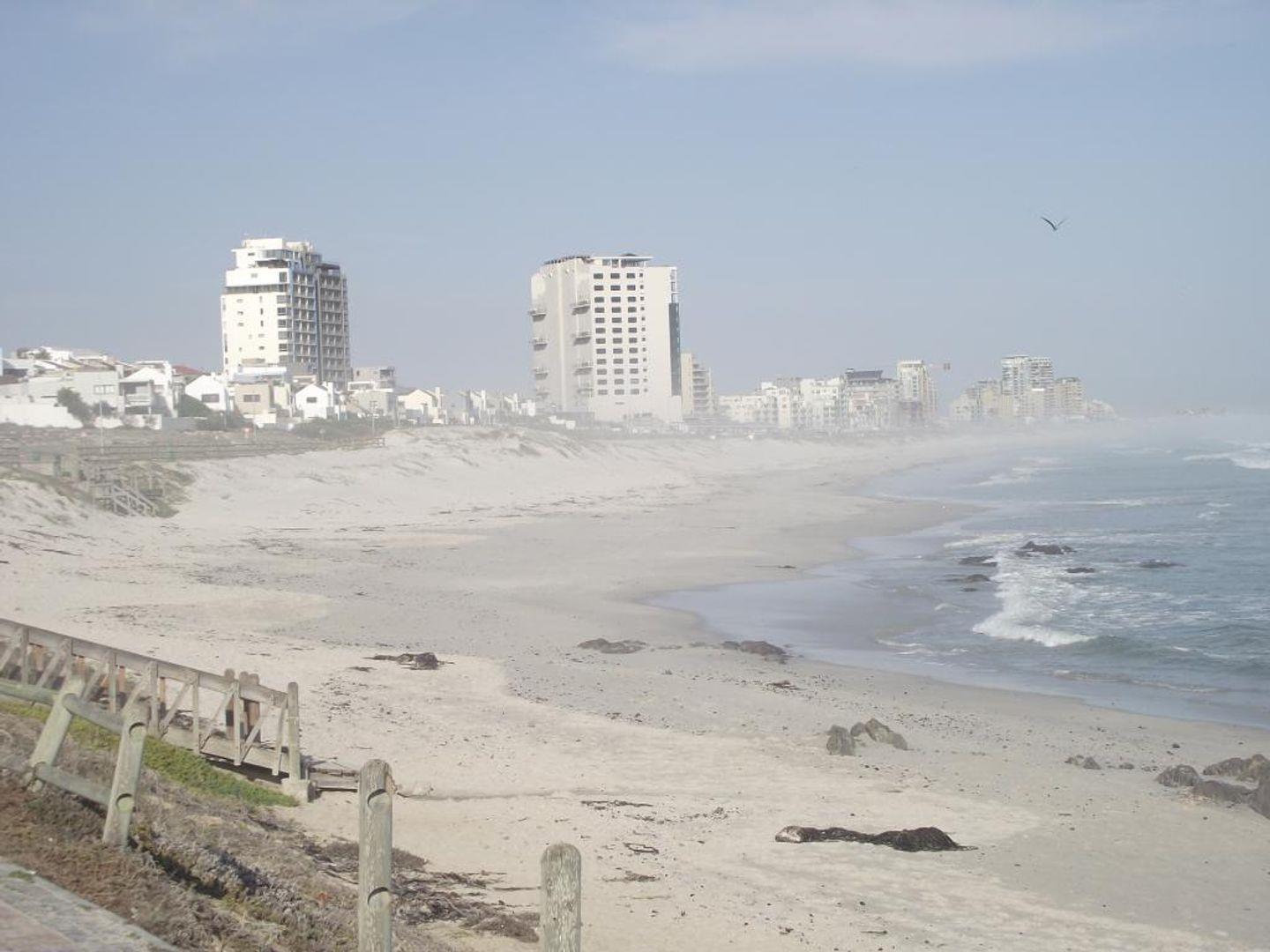 4 Bedroom Property for Sale in Bloubergrant Western Cape